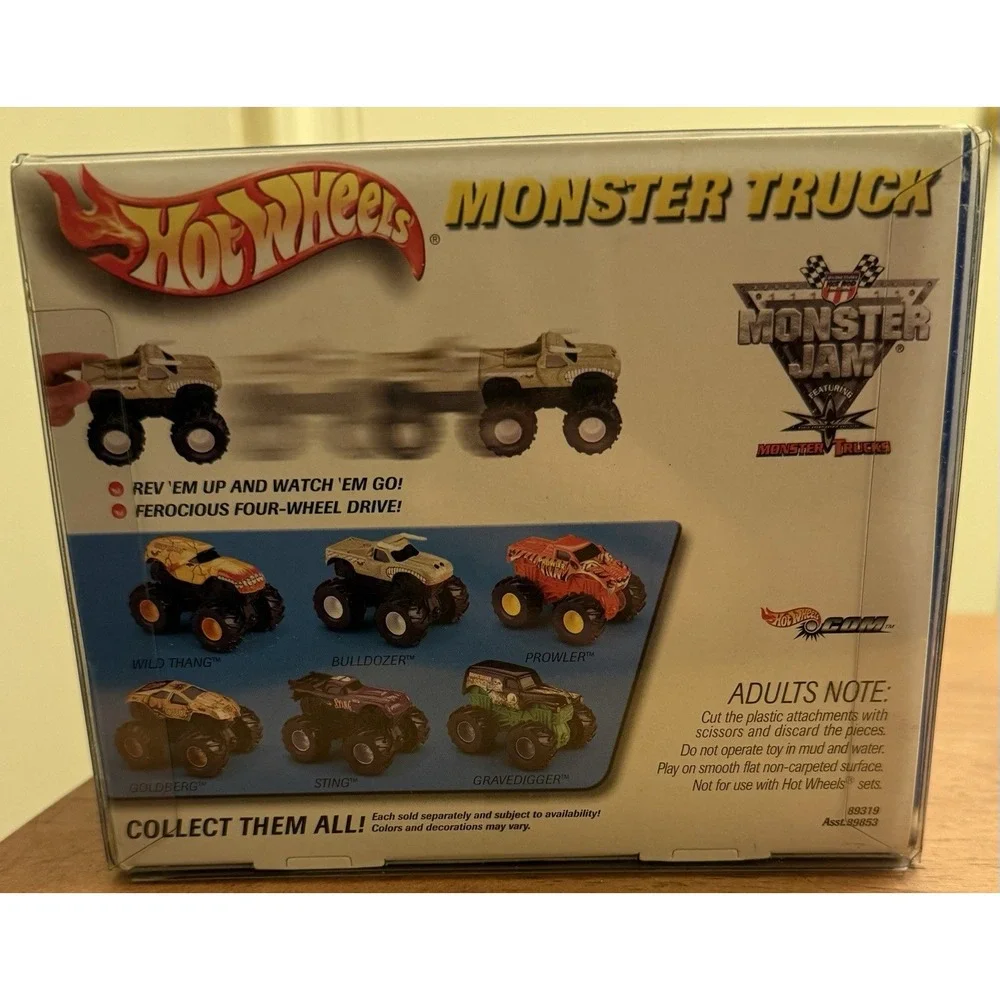 Hot Wheels Monster Jam Truck Gravedigger Rev N Go 1/43 Mattel New In Box‎ 2000